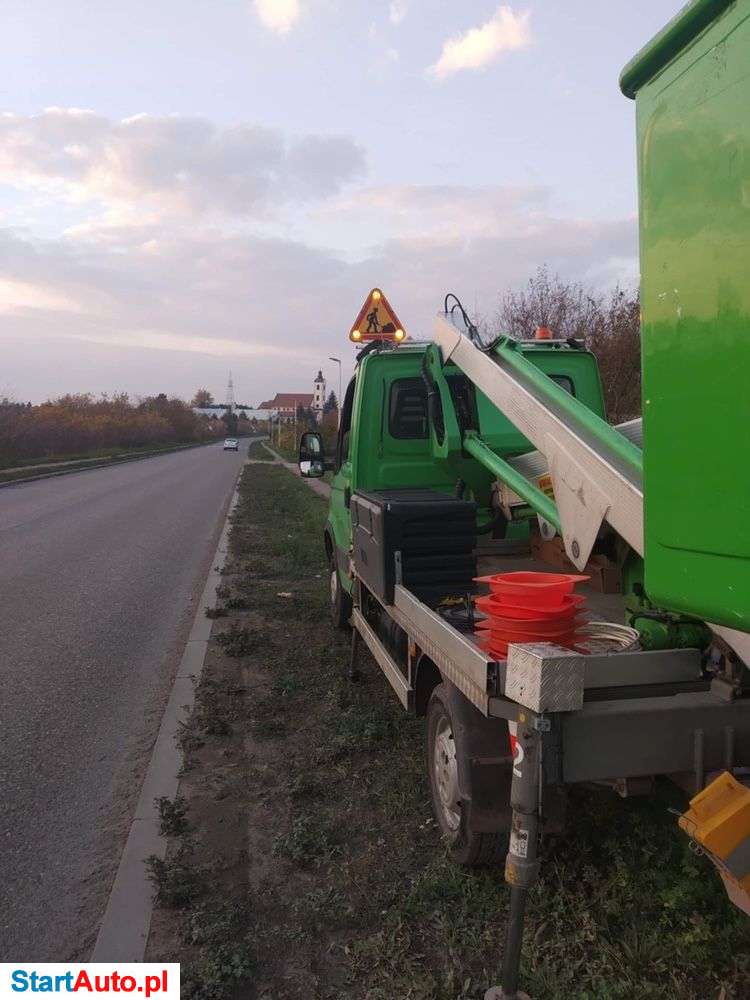 Wynajem/Usługi podnośnikiem koszowym oraz busem z operatorem zwyżka
