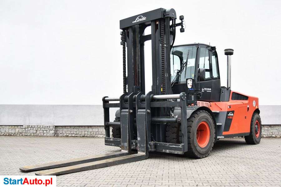 Wynajem wózka widłowego o udźwigu od 1 do 16 ton.