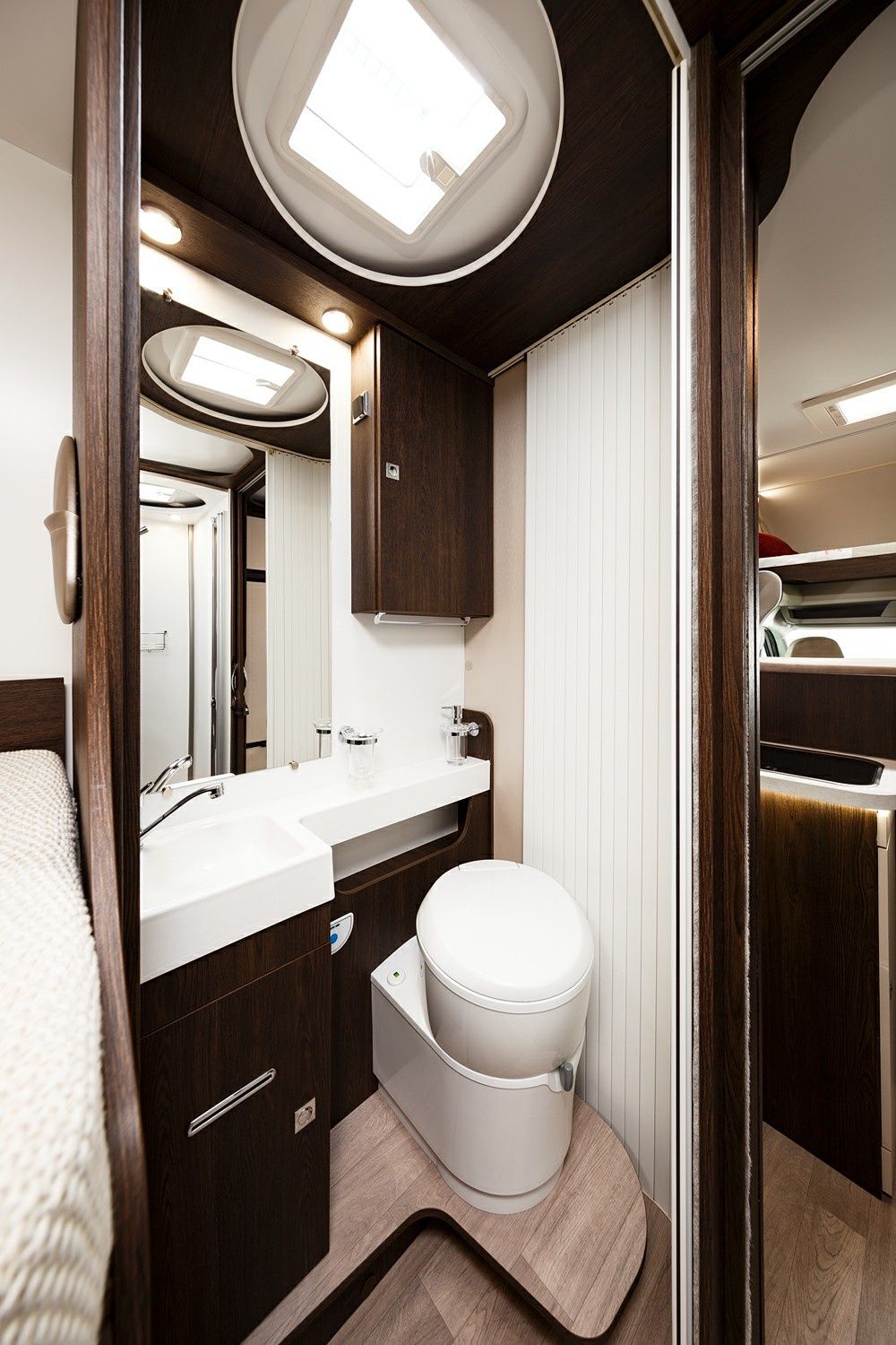 Wynajem Kampera Benimar 363 wypozyczalnia kamperow wynajme mazowieckie