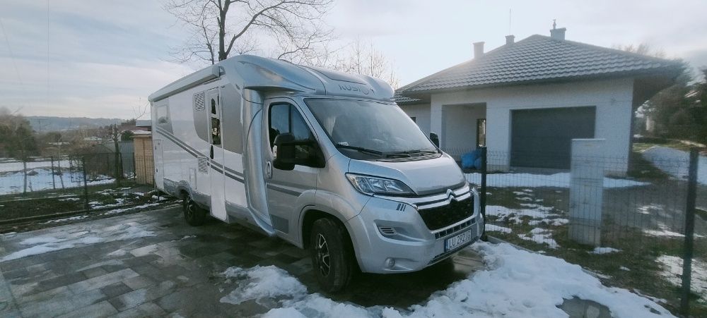 Wynajem Kampera Bogate wyposażenie