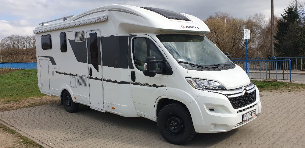 WYNAJEM-WYPOŻYCZENIE Kampera Adria Matrix 670 SL 5-osób