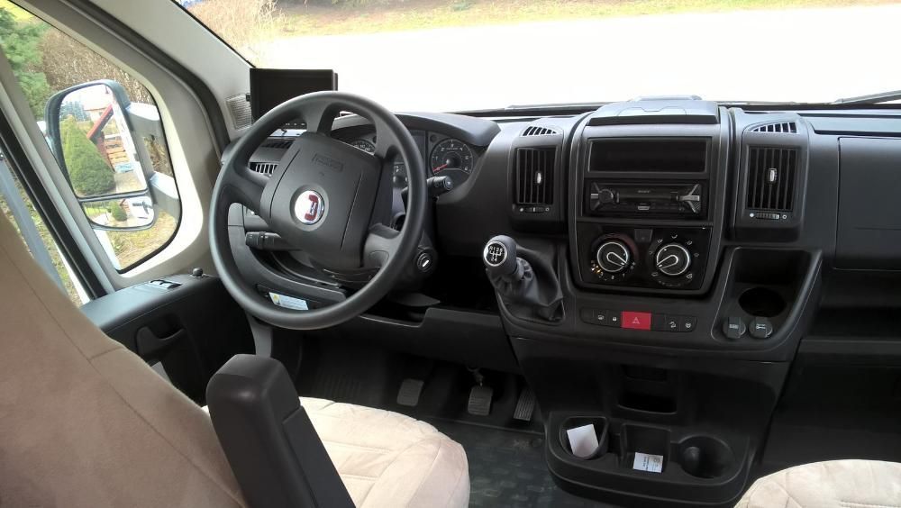 wynajem kampera campera rzeszow 6-osobowy do spania i jazdy