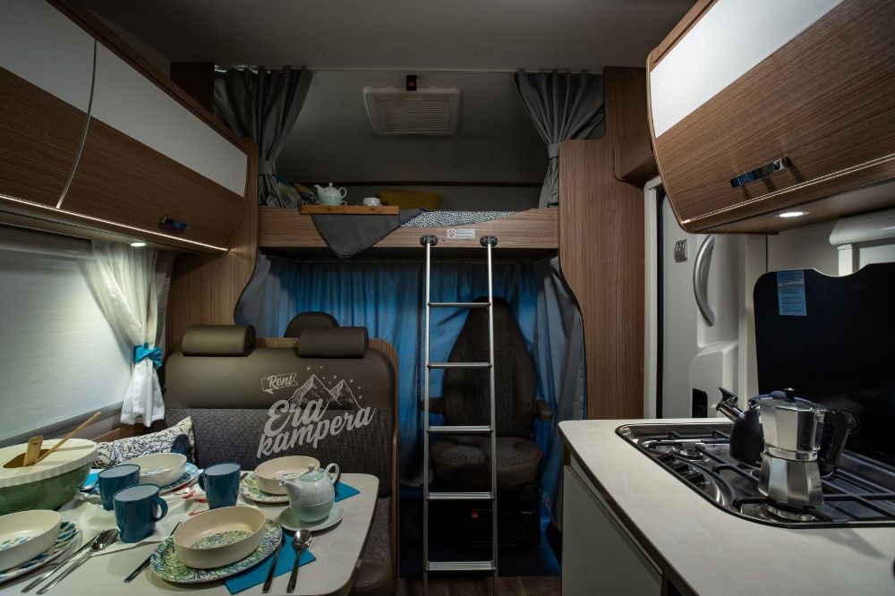 Wynajem kampera, nowy Carado, alkowa, całoroczny