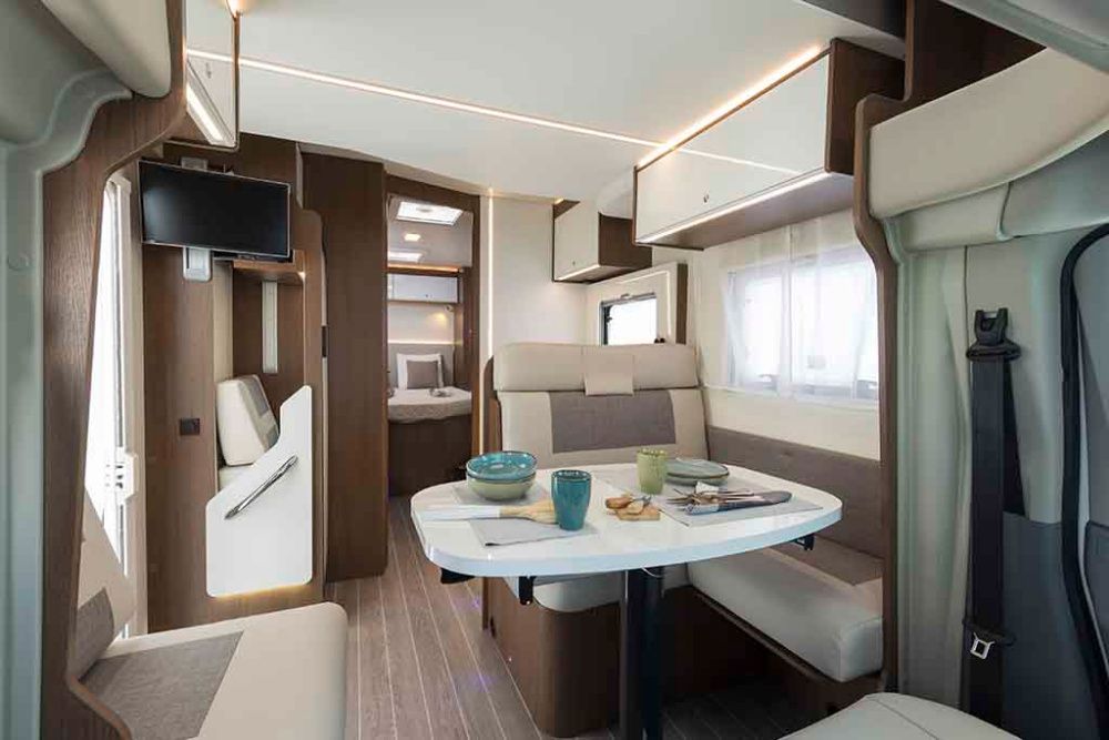 Kamper wynajem od 350 zł doba – Camperowo.pl – Ford Transit 2018r.