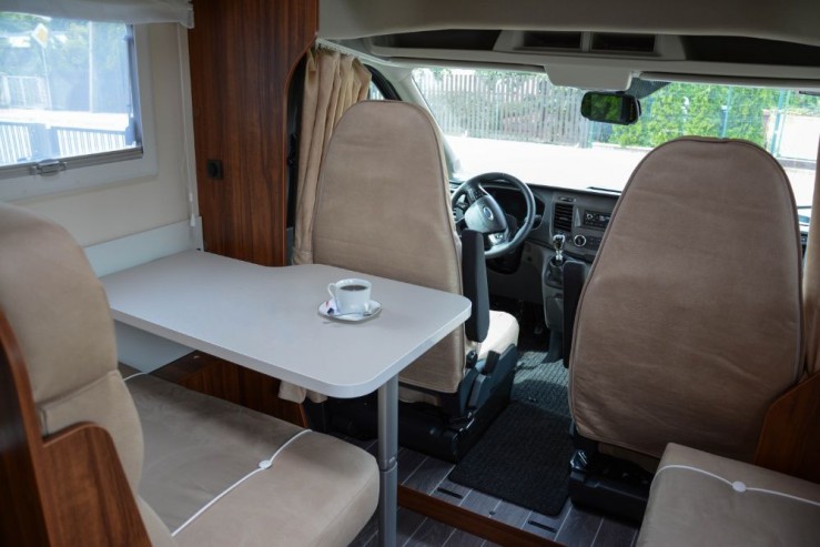 Kamper na wynajem, 5-osobowy 2020 Ford Transit , wypożyczalnia