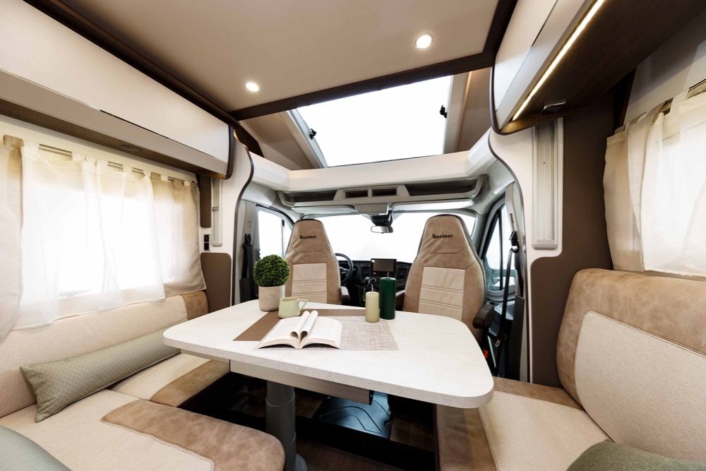 Wynajem Kampera. Nowy 2021 rok, komfortowy, bogato wyposażony.