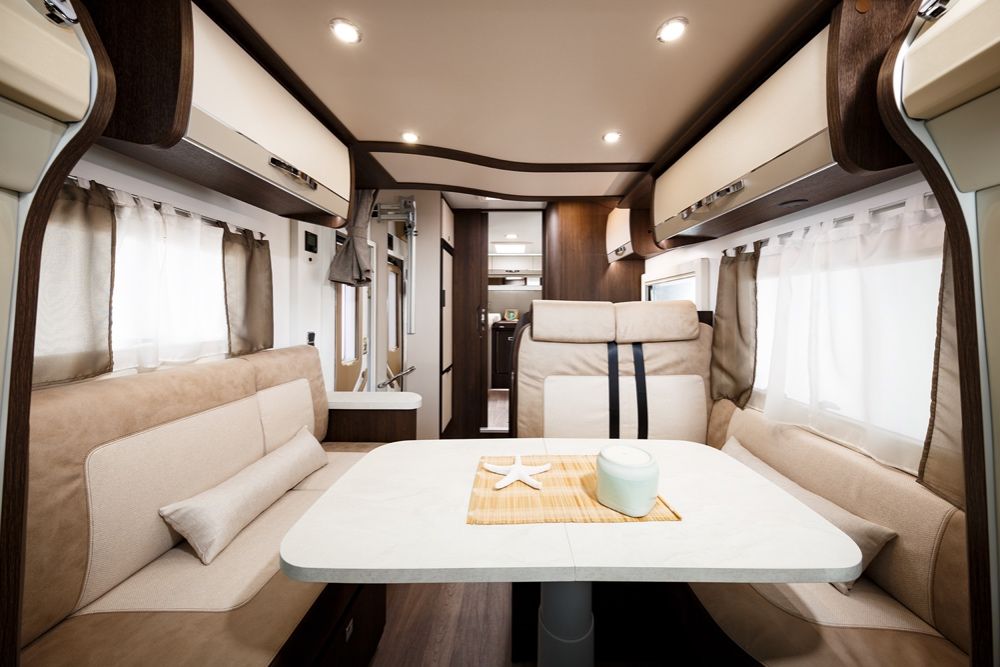 Wynajem Kampera. Nowy 2021 rok, komfortowy, bogato wyposażony.