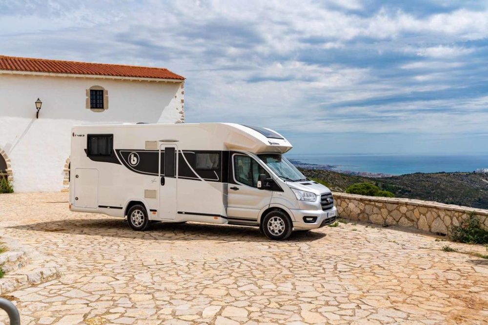 Wynajem wypożyczalnia kampera / campera Benimar Tessoro NOWY ZIMOWY