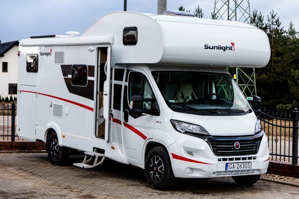 Wynajem kampera w zabudowie alkowej firmy SUNLIGHT dla 5 osób