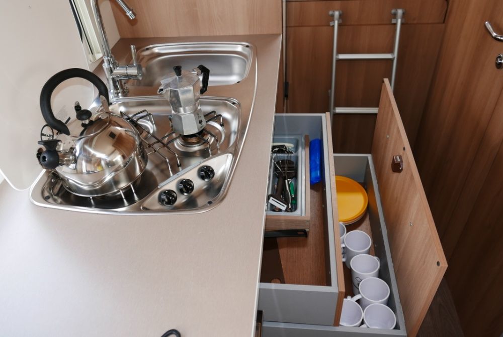 Wynajem kampera alkowa Wrocław, 170KM, 6 osobowy