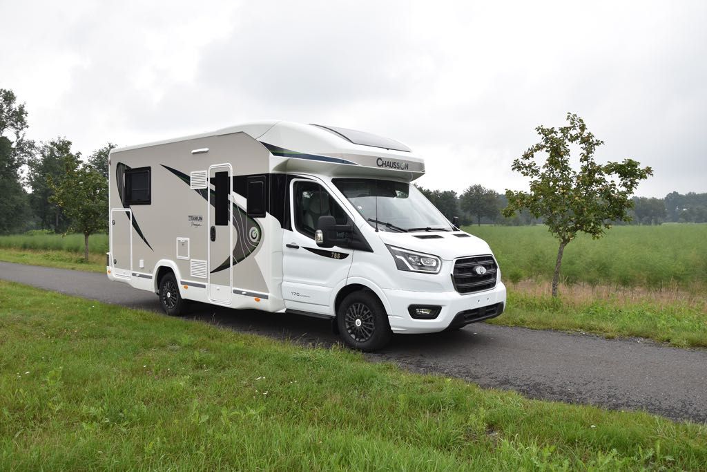 Wynajem Kampera Chausson 777 GA premium Warszawa wolne terminy