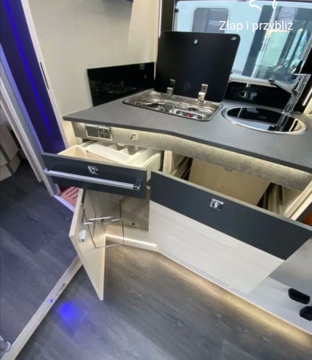 Wynajem kampera Ford Challenger 328 NOWY 2021