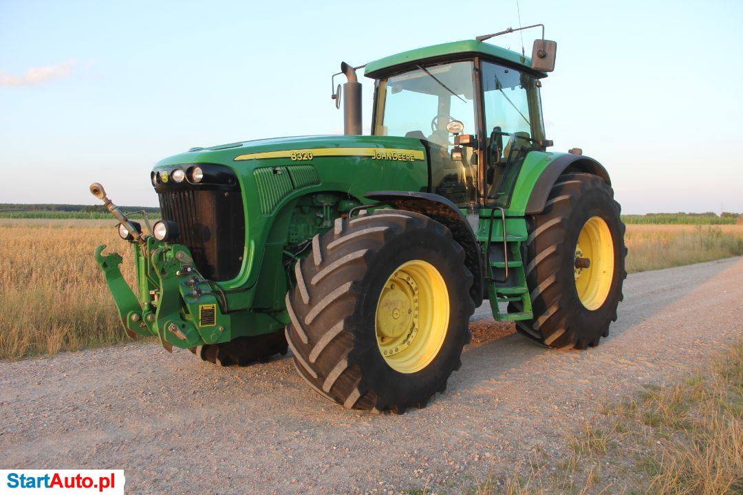 John Deere 8320