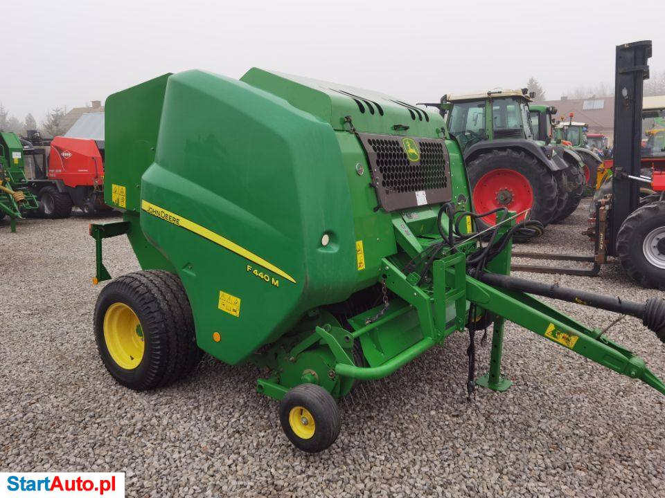 Prasa Rolująca John Deere F 440 M