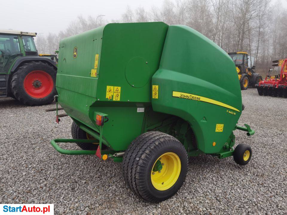 Prasa Rolująca John Deere F 440 M