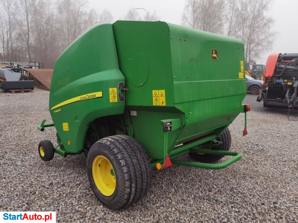 Prasa Rolująca John Deere F 440 M