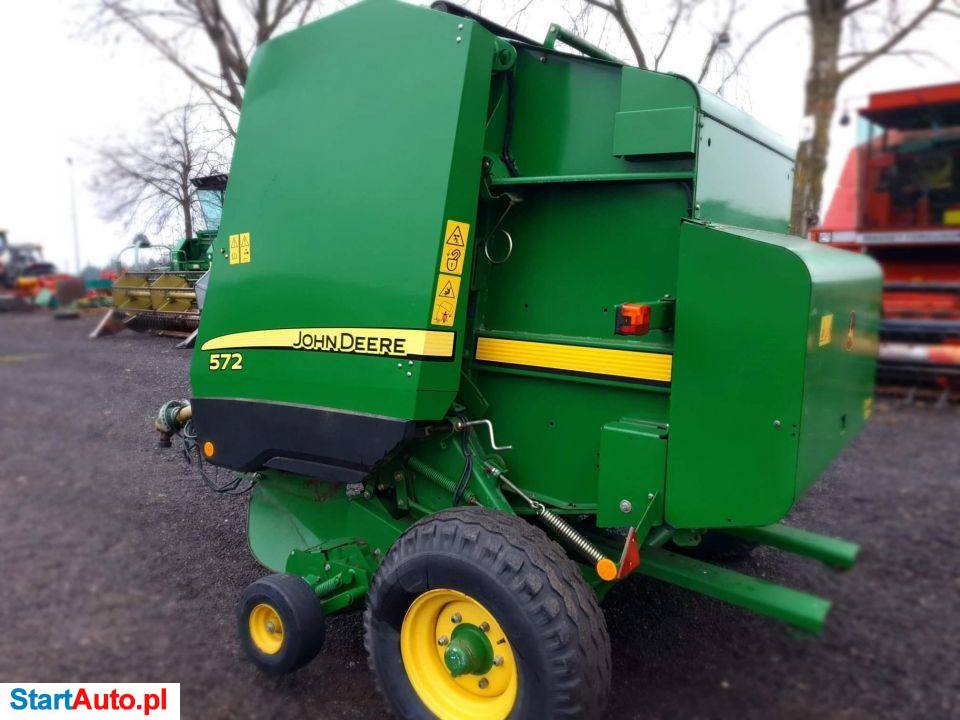 John Deere 572