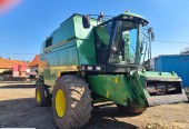 John Deere 2266
