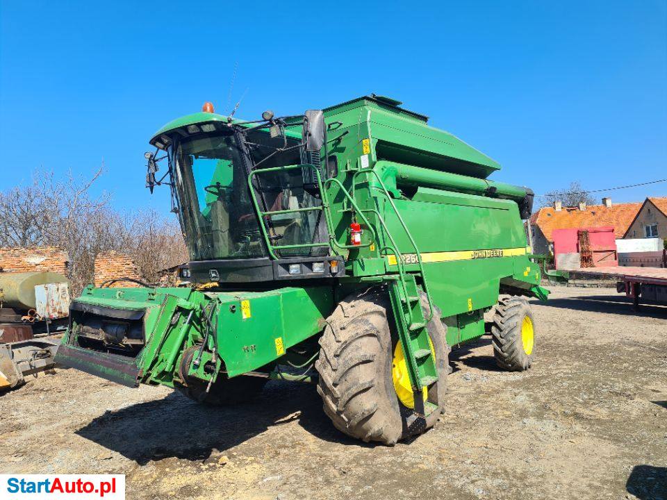John Deere 2266