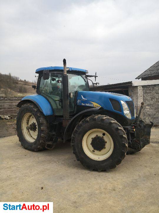 New Holland T7050