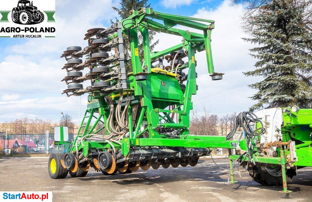 John Deere 750 A – 6 M – 2008