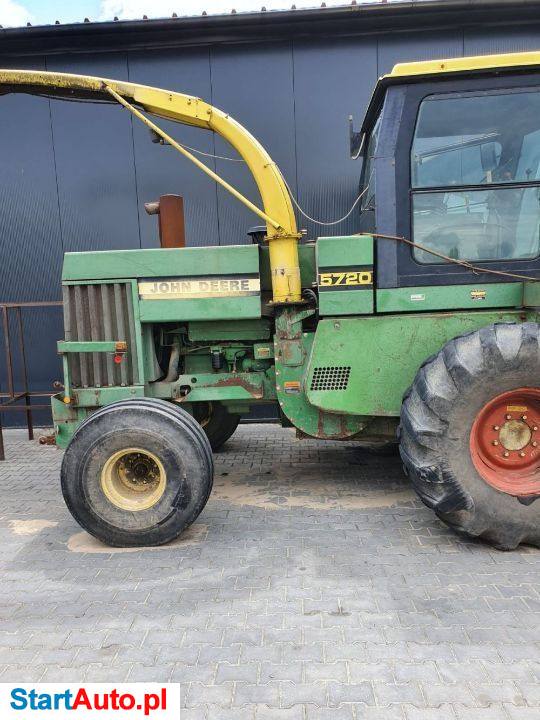 John Deere 5720