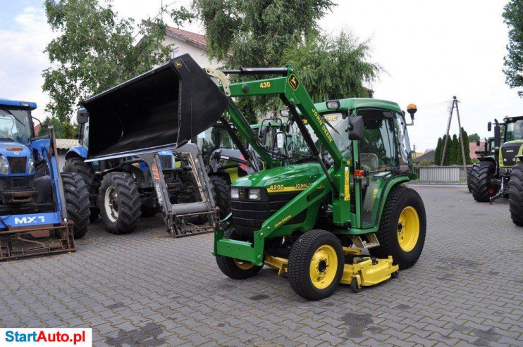 John Deere 4200