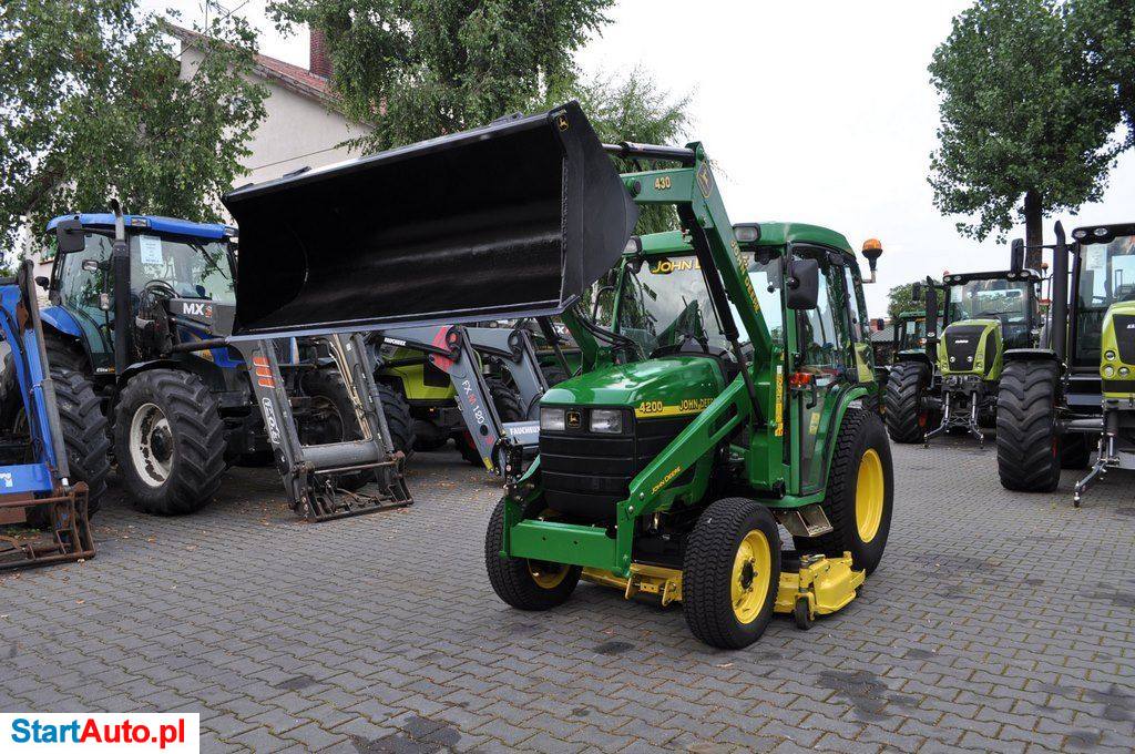 John Deere 4200