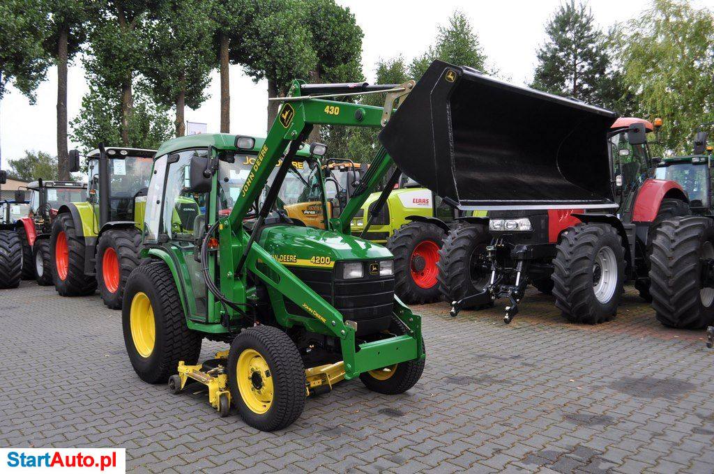 John Deere 4200