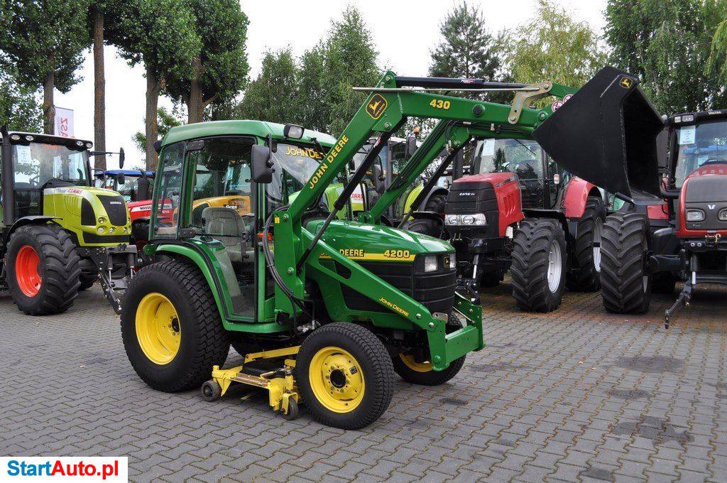 John Deere 4200