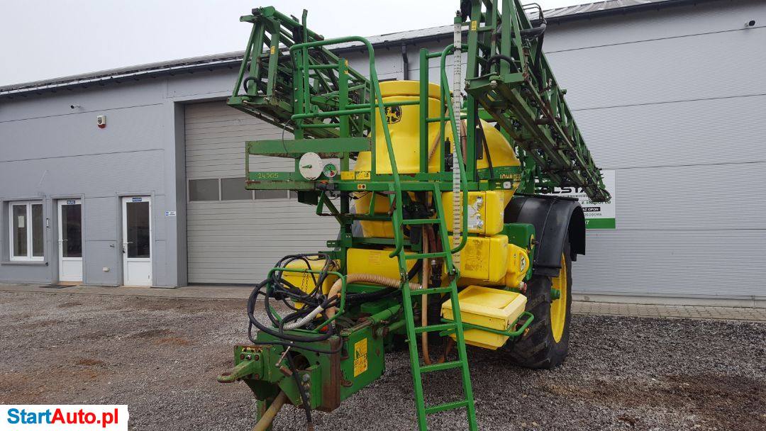 John Deere Opryskiwacz John Deere 832 , 28m/3200l