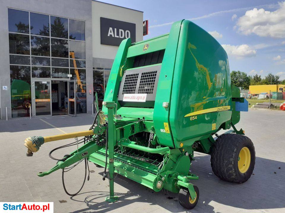 John Deere 854