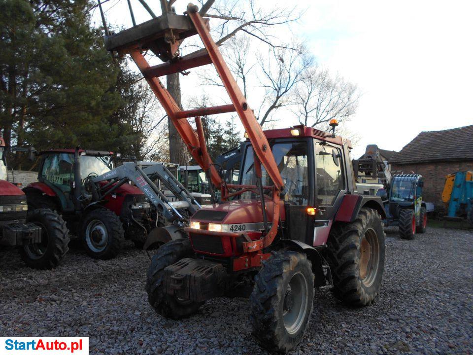 Case IH 4240 MECHANICZNY, 93 KM + Ładowacz