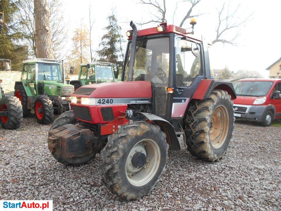 Case IH 4240 MECHANICZNY, 93 KM + Ładowacz