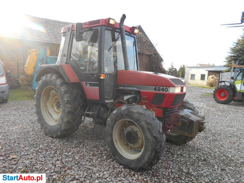 Case IH 4240 MECHANICZNY, 93 KM + Ładowacz