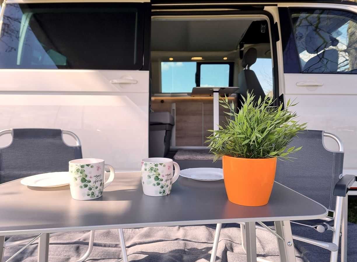 Wynajem Kampera – Nowy VW California Coast Warszawa