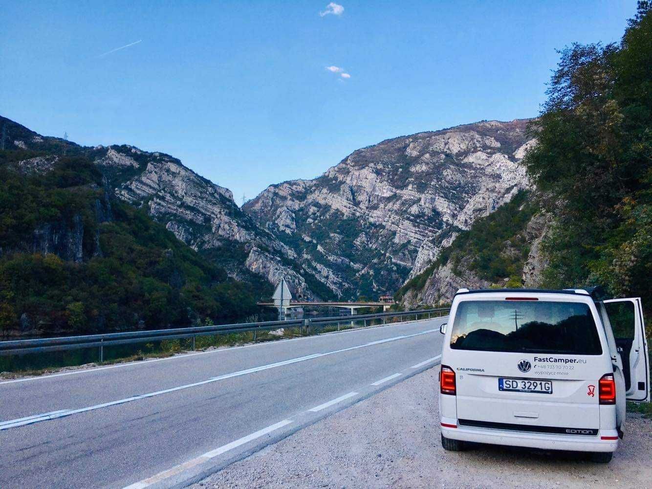 Wynajem kampera Volkswagen California WOLNY WEEKEND MAJOWY FastCamper