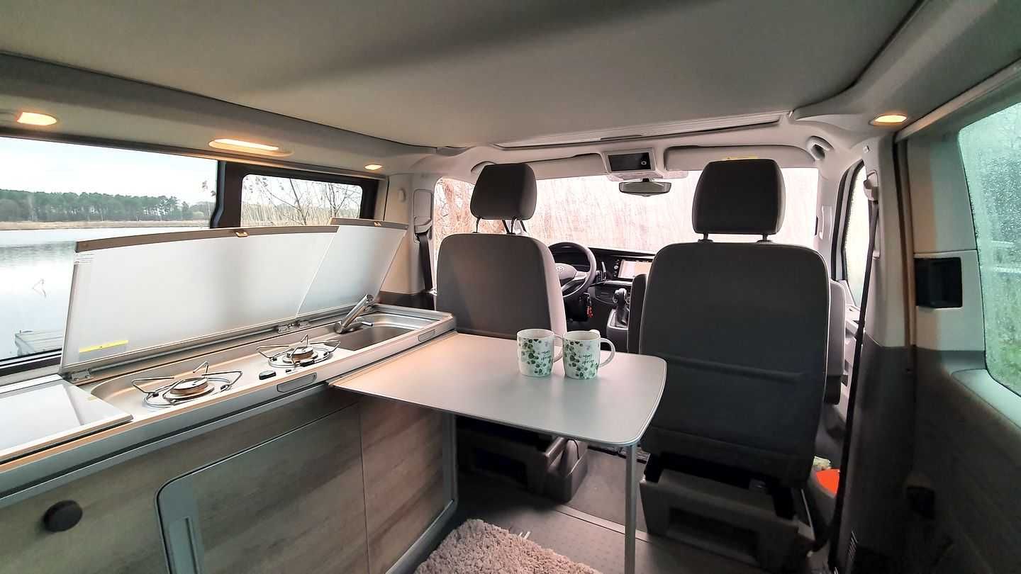 Wynajem Kampera – Nowy VW California Coast Warszawa