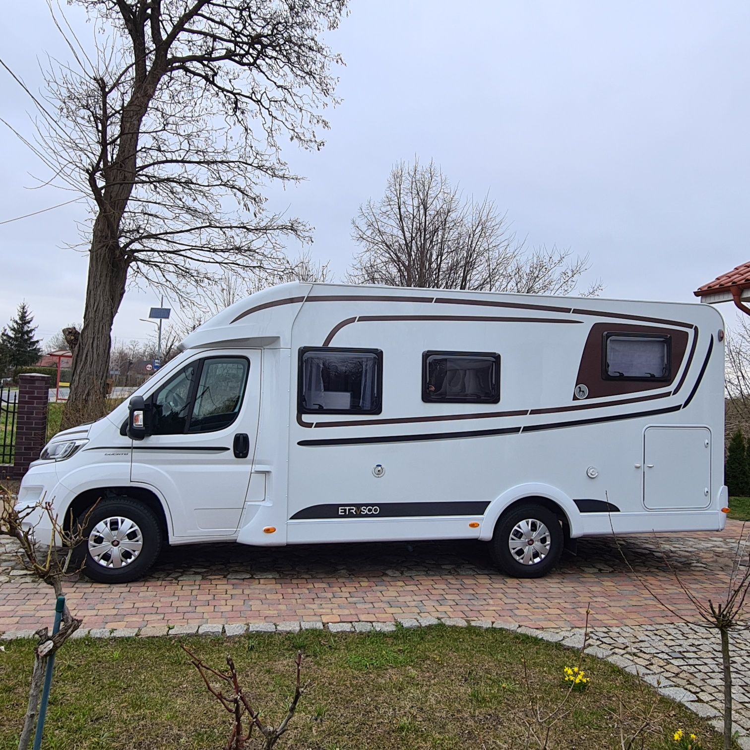 Wypożyczalnia Kamperów WczasoWóz Wynajem Camper