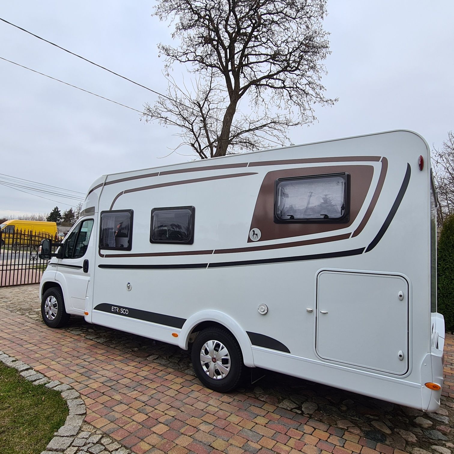 Wypożyczalnia Kamperów WczasoWóz Wynajem Camper