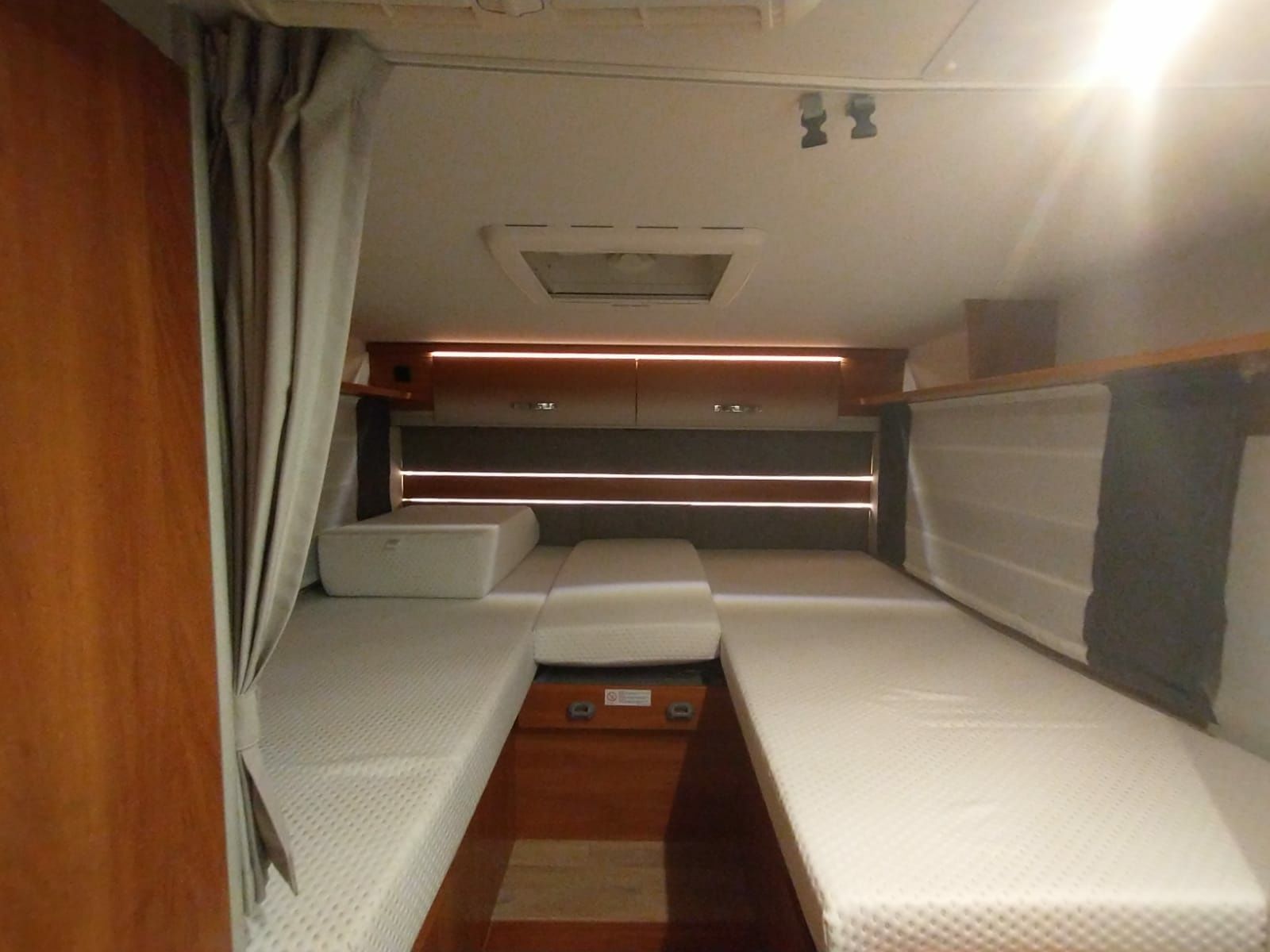 Wynajem kamperów, nowe, NAVI, markiza, najniższa cena, ubezpieczenie