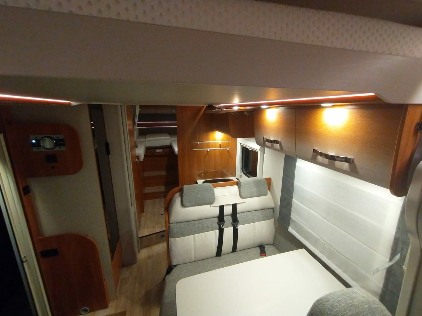 Wynajem kamperów, nowe, NAVI, markiza, najniższa cena, ubezpieczenie