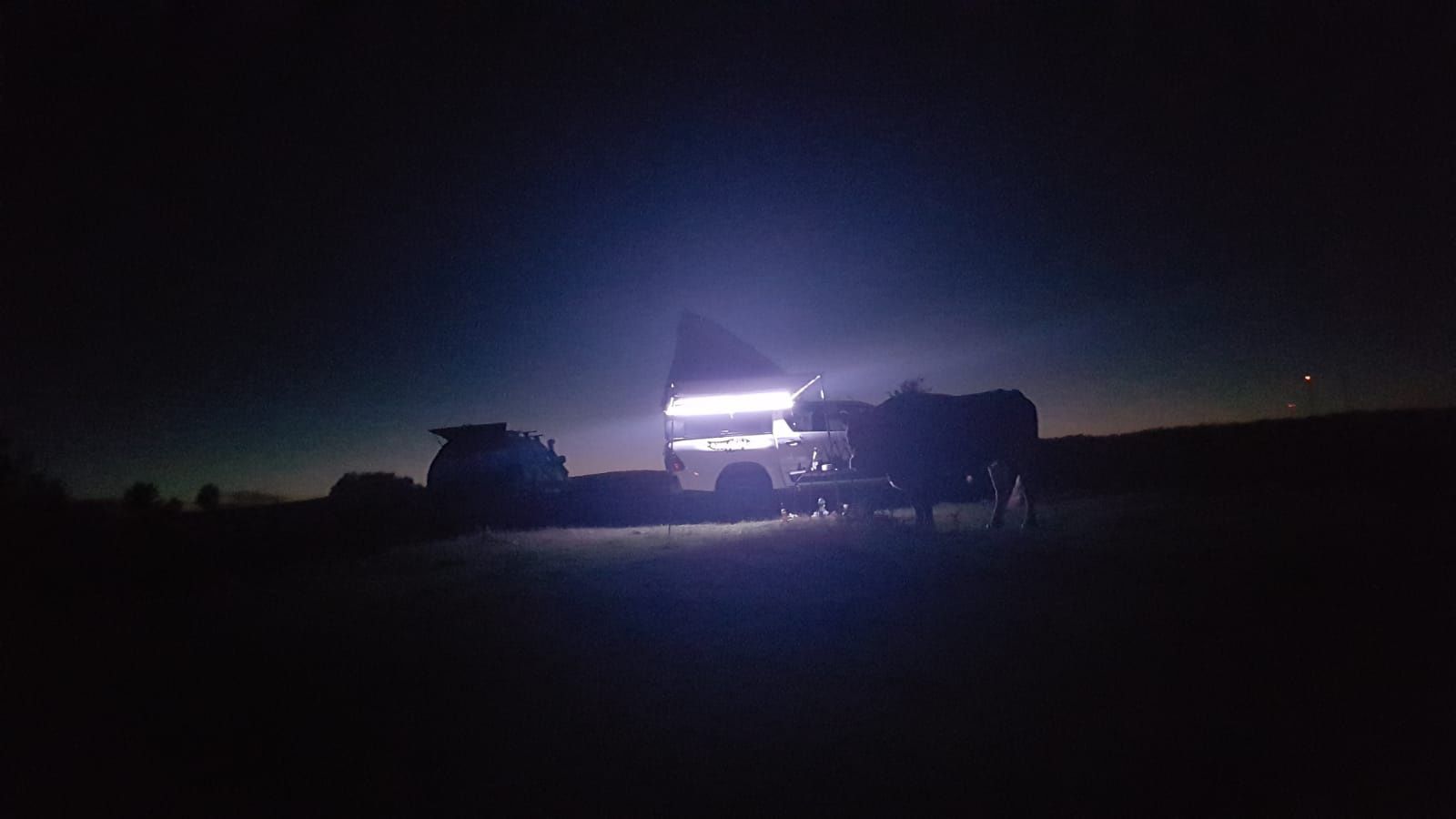 Wypożyczalnia wynajem samochodów aut terenowych, namiot dachowy,kamper