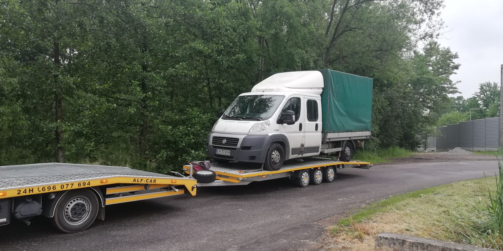 Wynajem lawet do transportu motocykli, osobówek kamperów busów koparek