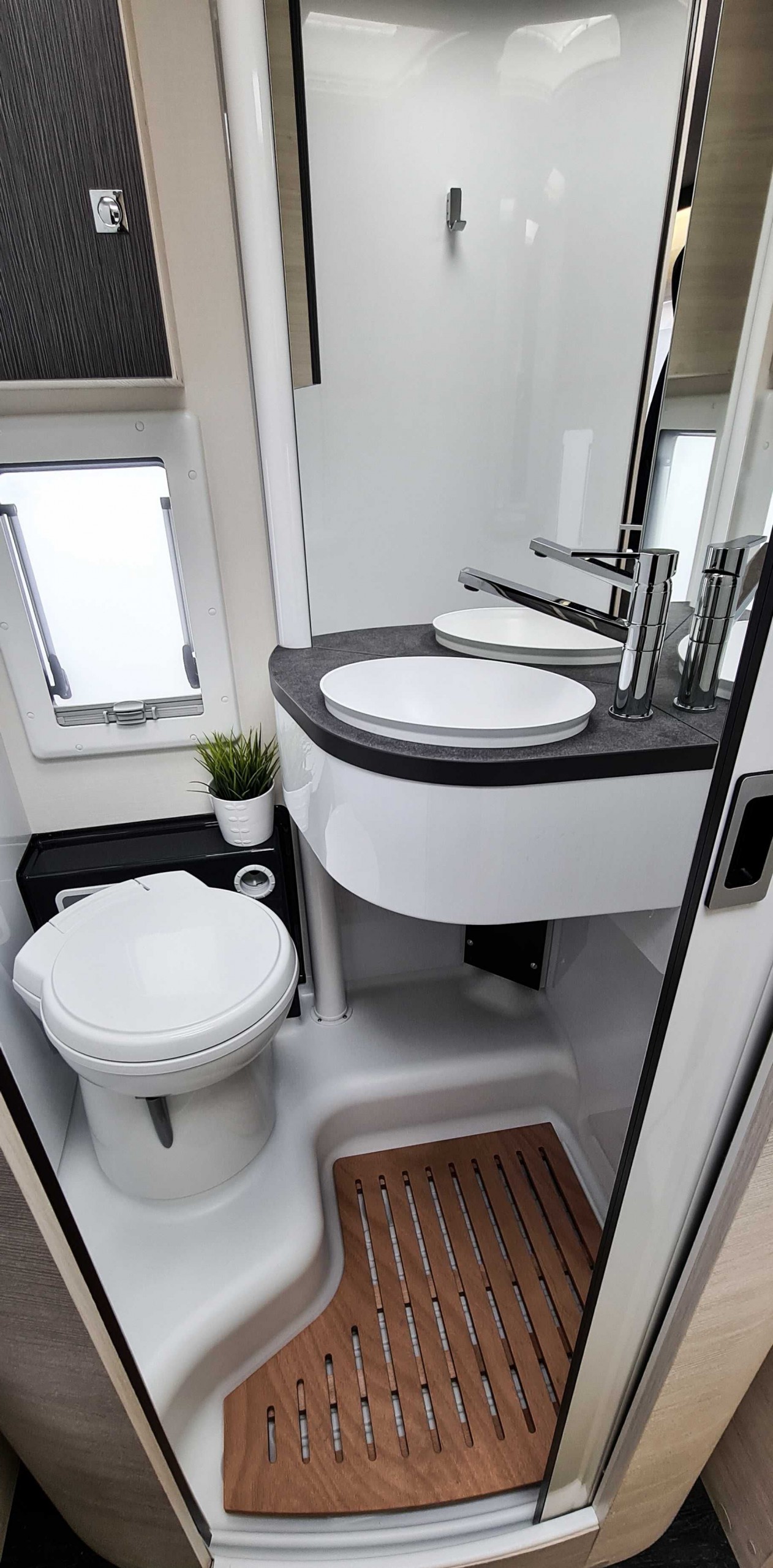 Wynajem kampera Chausson 627GA Titanium Premium automat – nowy 2021