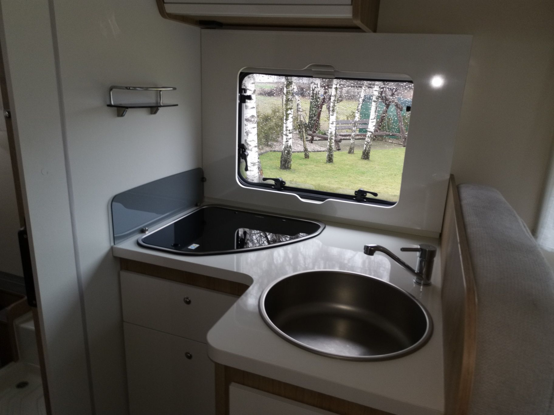 Wynajem kamperów Łódź, kampery Roller Team, kamper 5-cio osobowy