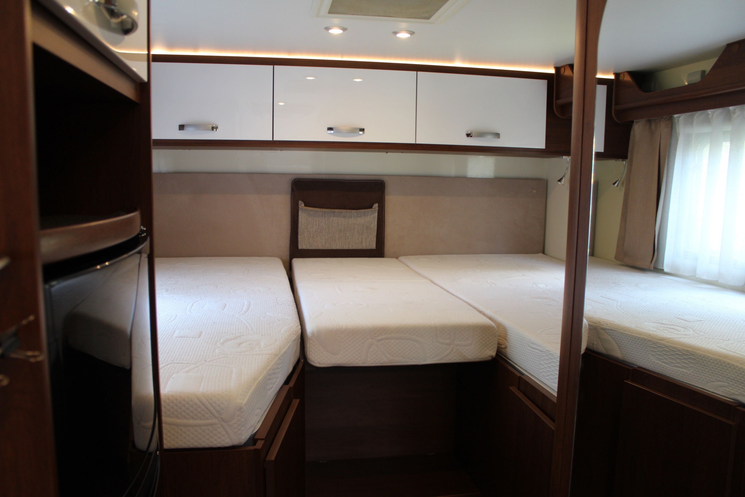 Kamper do wynajęcia Camper na wakacje Wynajem kampera na majówkę