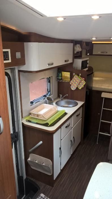 wynajem kampera campera rzeszow 6-osobowy do spania i jazdy