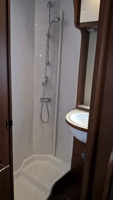 wynajem kampera campera rzeszow 6-osobowy do spania i jazdy