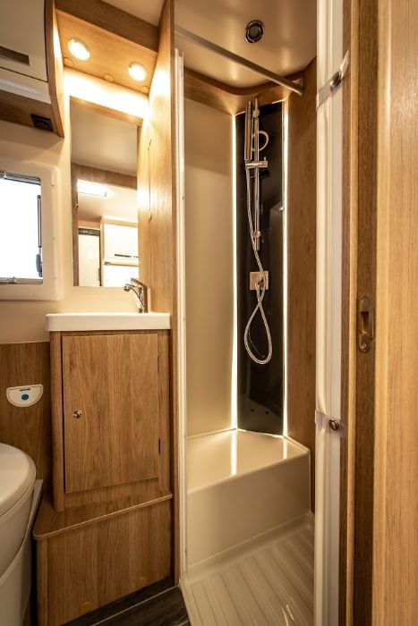 Wynajem Kampera Campera – alkowa – AUTOMAT